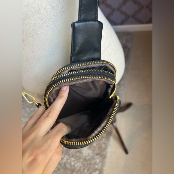 Black Leather Crossbody Travel Bag - Picture 15 of 15